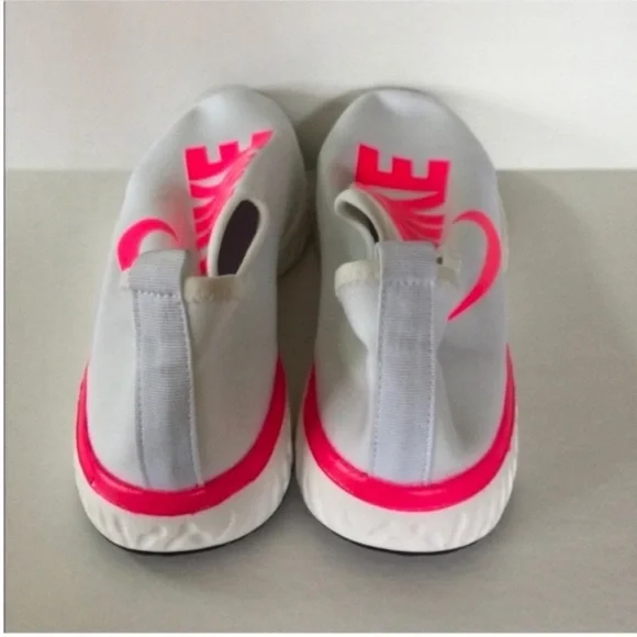 Nike Slip-on Sneakers 8.5 - Picture 4 of 8